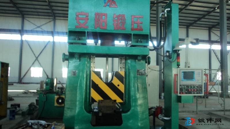 數(shù)控錘打擊能量25KJC92K系列數(shù)控錘安陽(yáng)鍛壓生產(chǎn)