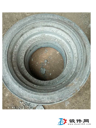 臺(tái)階齒輪 內(nèi)外臺(tái)階齒輪 刻字毛坯 鍛件加工 粗車熱處理一條龍