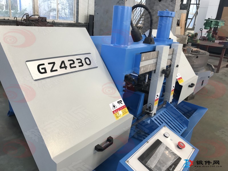 帶鋸床gz4230數(shù)控鋸床